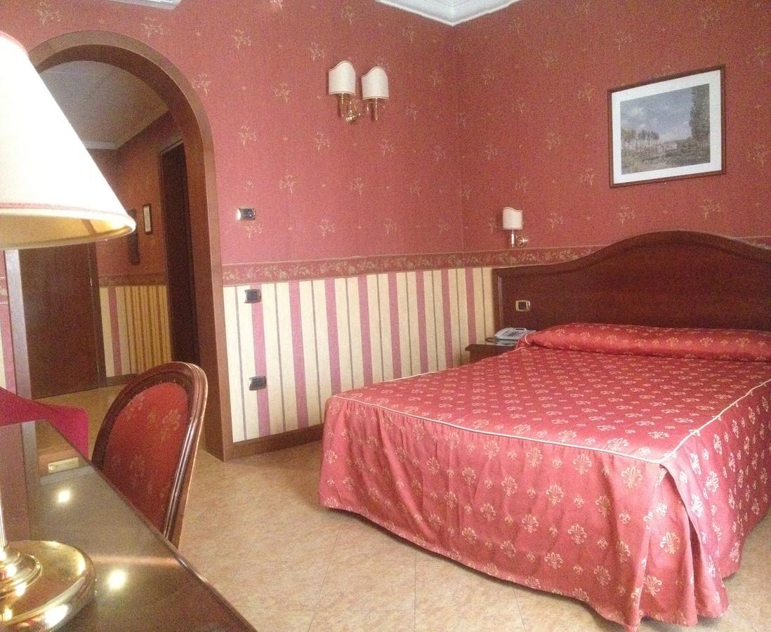 Al Boschetto Hotel Castel Volturno Exterior photo