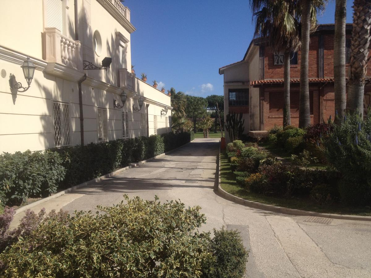 Al Boschetto Hotel Castel Volturno Exterior photo