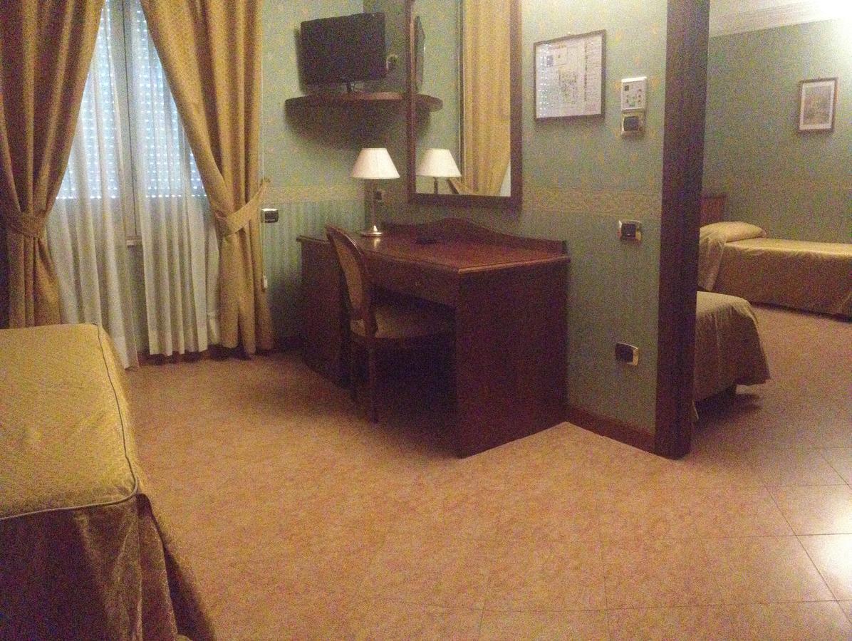 Al Boschetto Hotel Castel Volturno Exterior photo