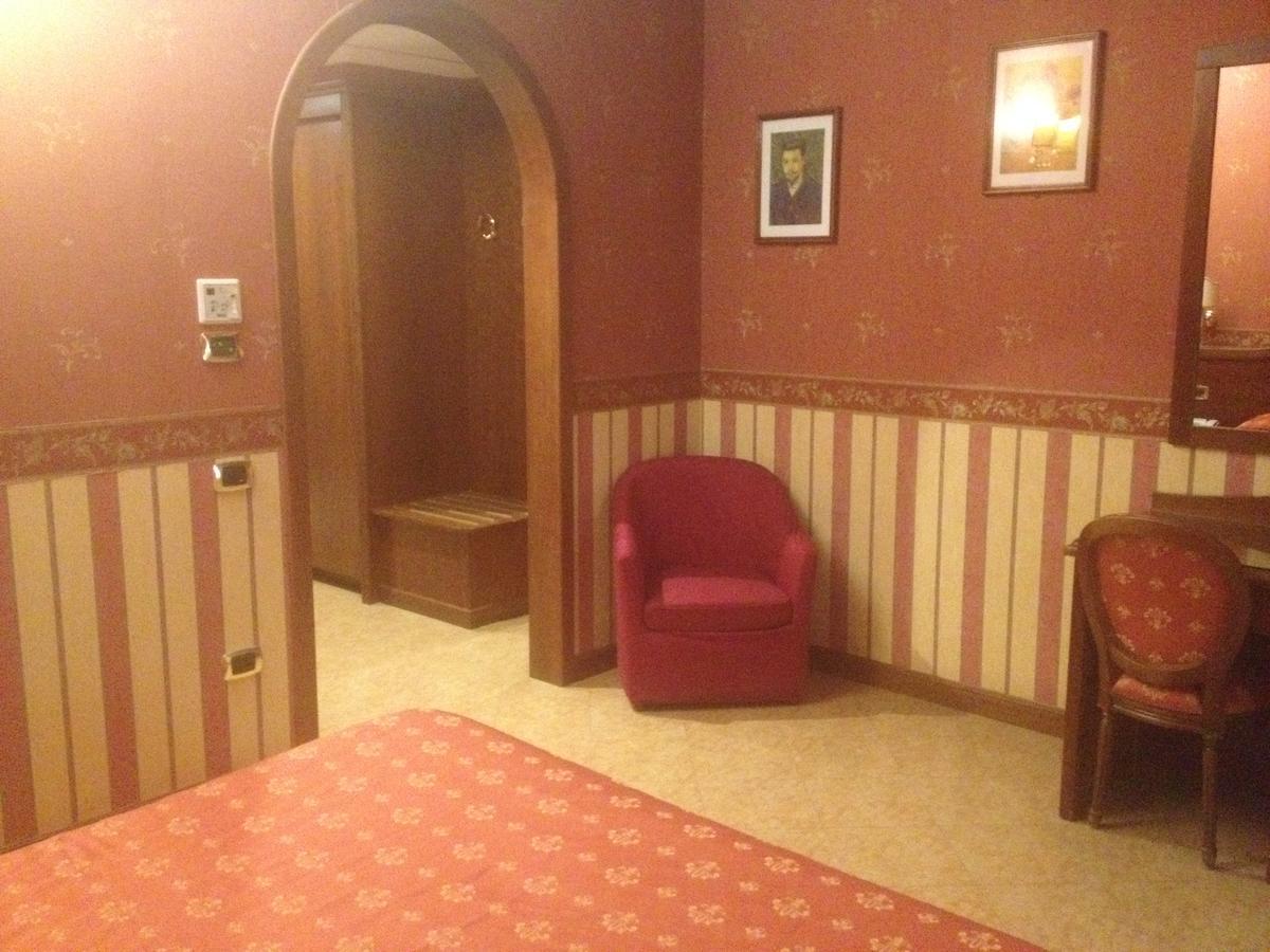 Al Boschetto Hotel Castel Volturno Exterior photo